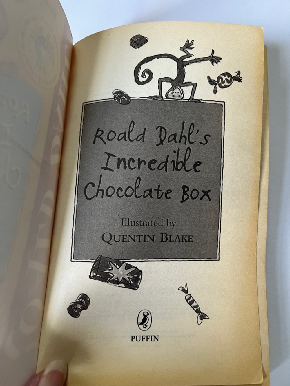 Vintage Roald Dahl's Incredible Chocolate Box Paperback Book - Picture 4 of 9